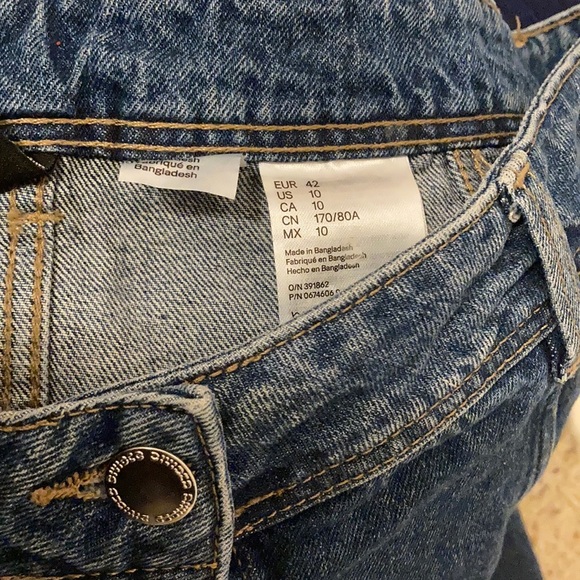 Size 10 Button Down Denim Skirt - Picture 3 of 3